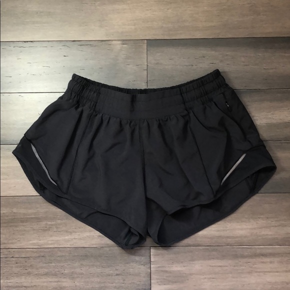 lululemon athletica Pants - Lululemon Hotty hot short 2 2.5” inseam